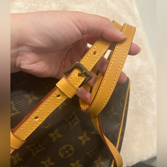 Louis Vuitton Tuileries Crossbody Monogram - Picture 11 of 17